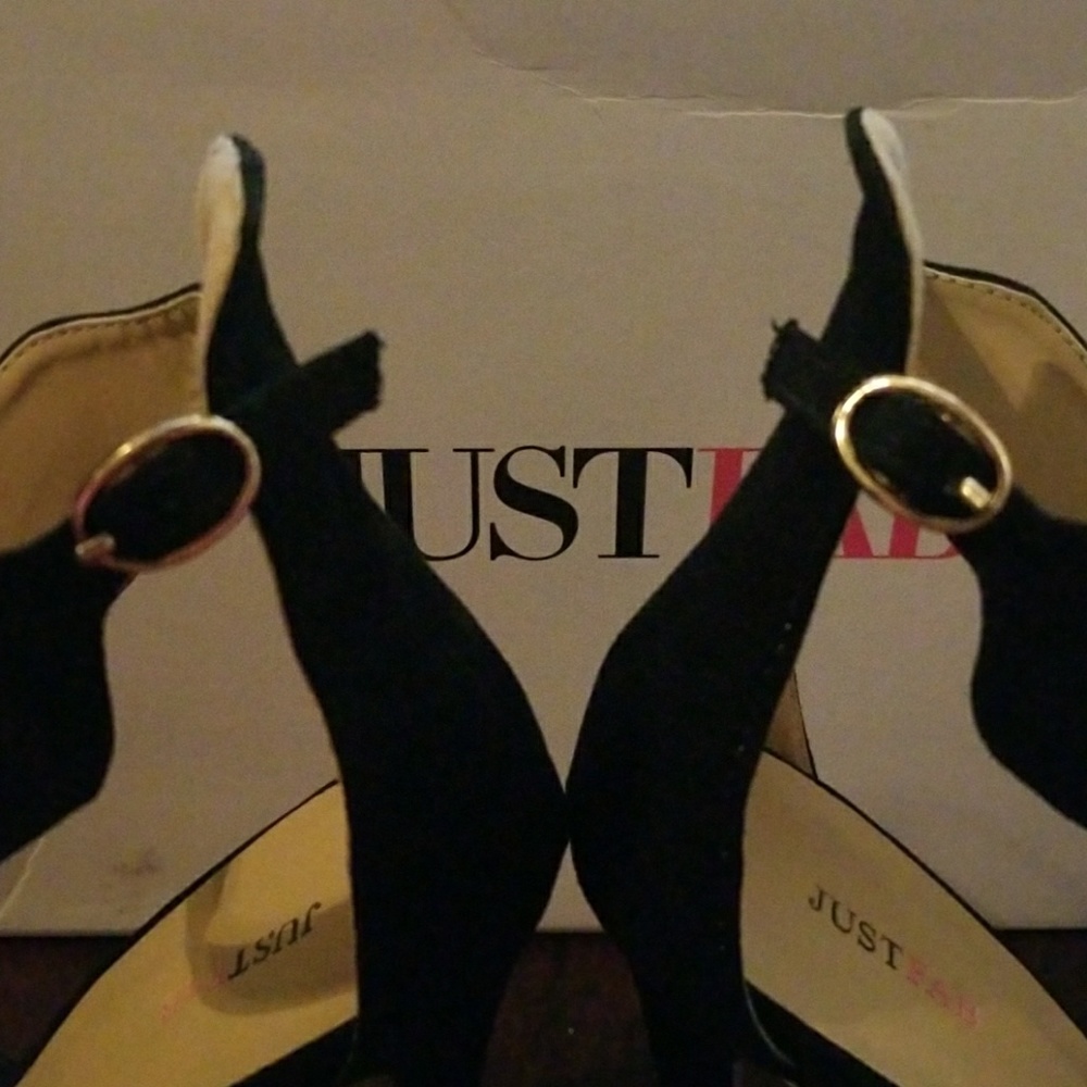Heels - Picture 6 of 7